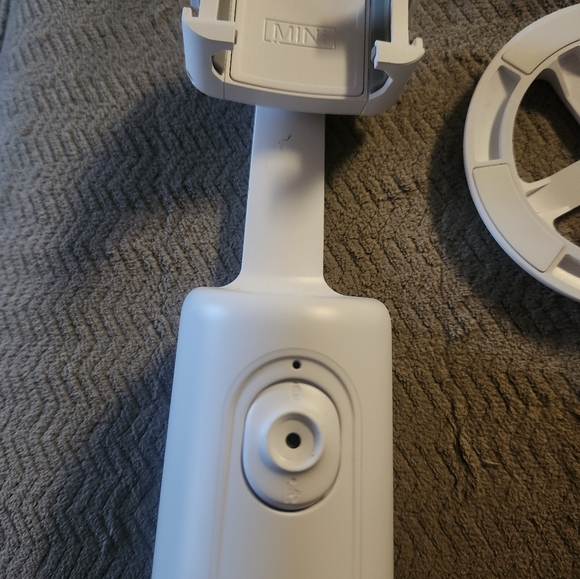 Auto Face Tracking Tripol - Picture 7 of 10